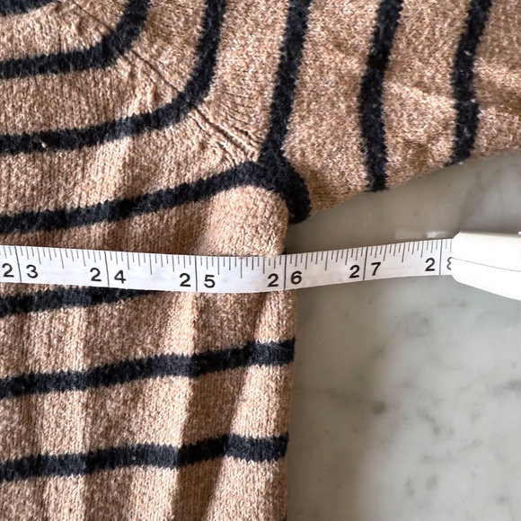 Old Navy SoSoft V-Neck Sweater Women’s XL Brown Stripe Cozy Fall Knit Neutral - Picture 9 of 10